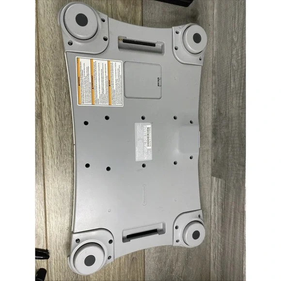 Nintendo Wii Fit Balance Board (Board Only) - Picture 2 of 12